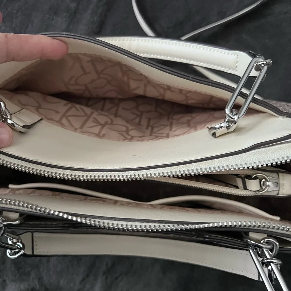 Calvin Klein Women's Cream and Tan Handbag
